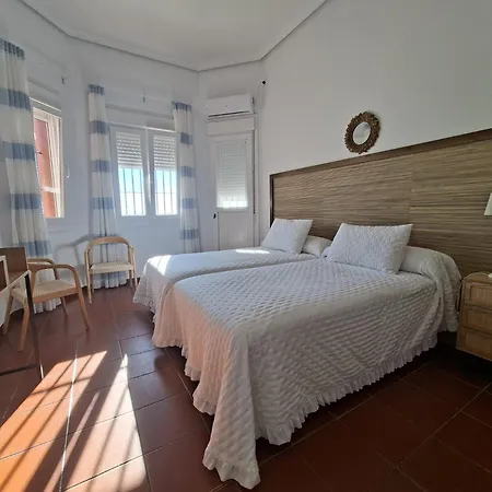 Rompeolas Playa بيت ضيافة 4*