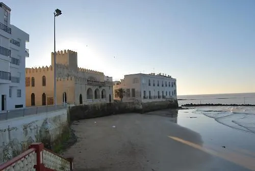 Rompeolas Playa بيت ضيافة 4*