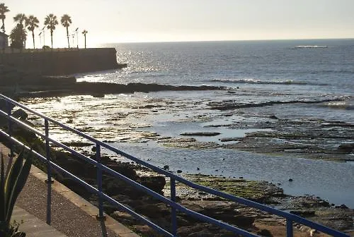 Rompeolas Playa بيت ضيافة