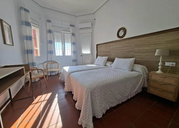 Rompeolas Playa بيت ضيافة 4*